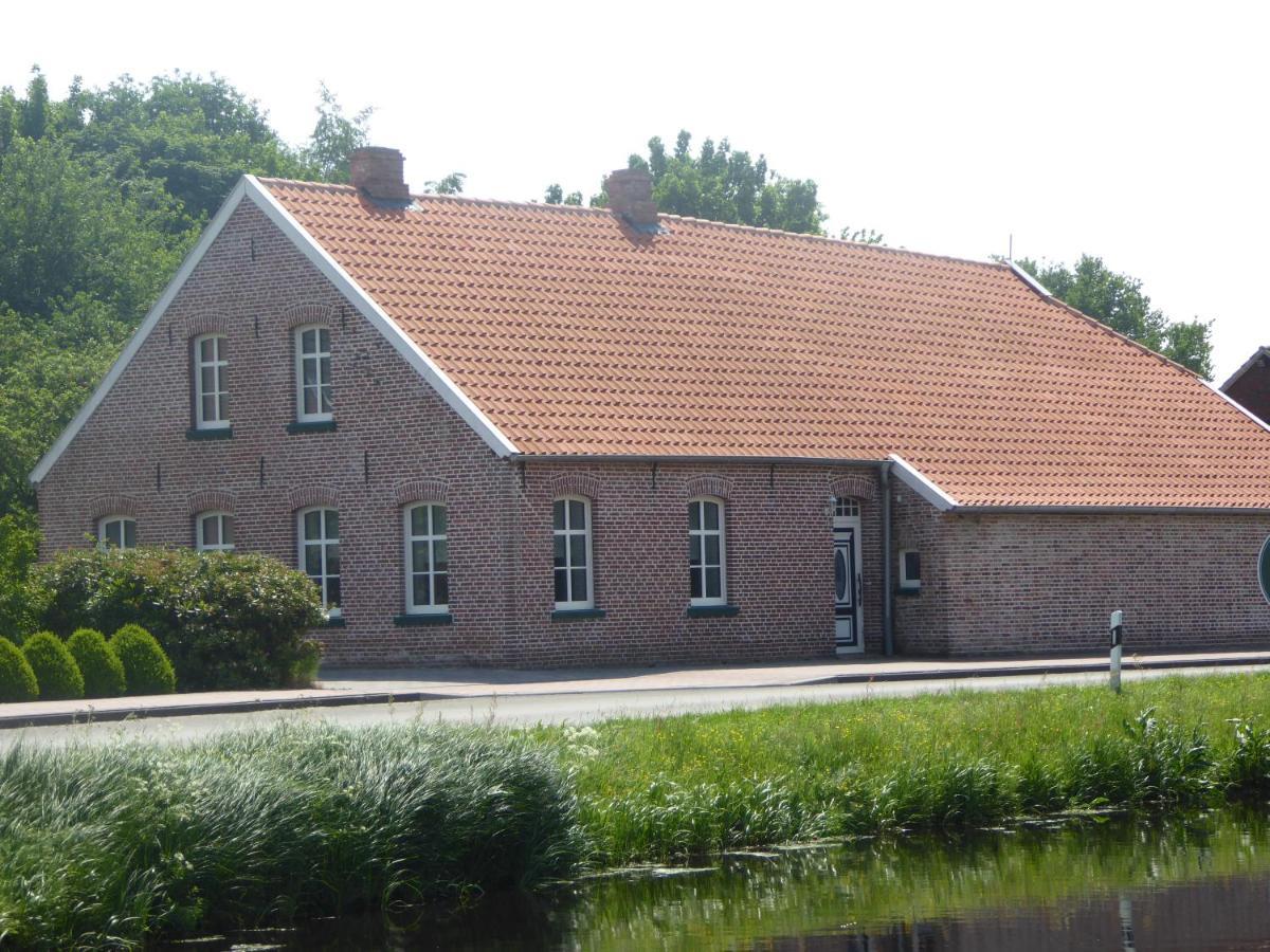Ferienwohnung Elise Im Gulfhof Am Kanal Grossefehn Bagian luar foto
